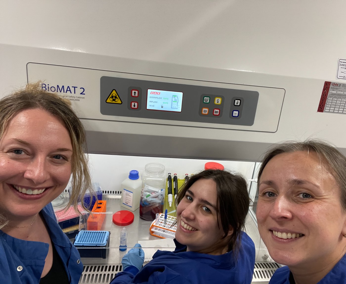Stacey Kigar with lab members
